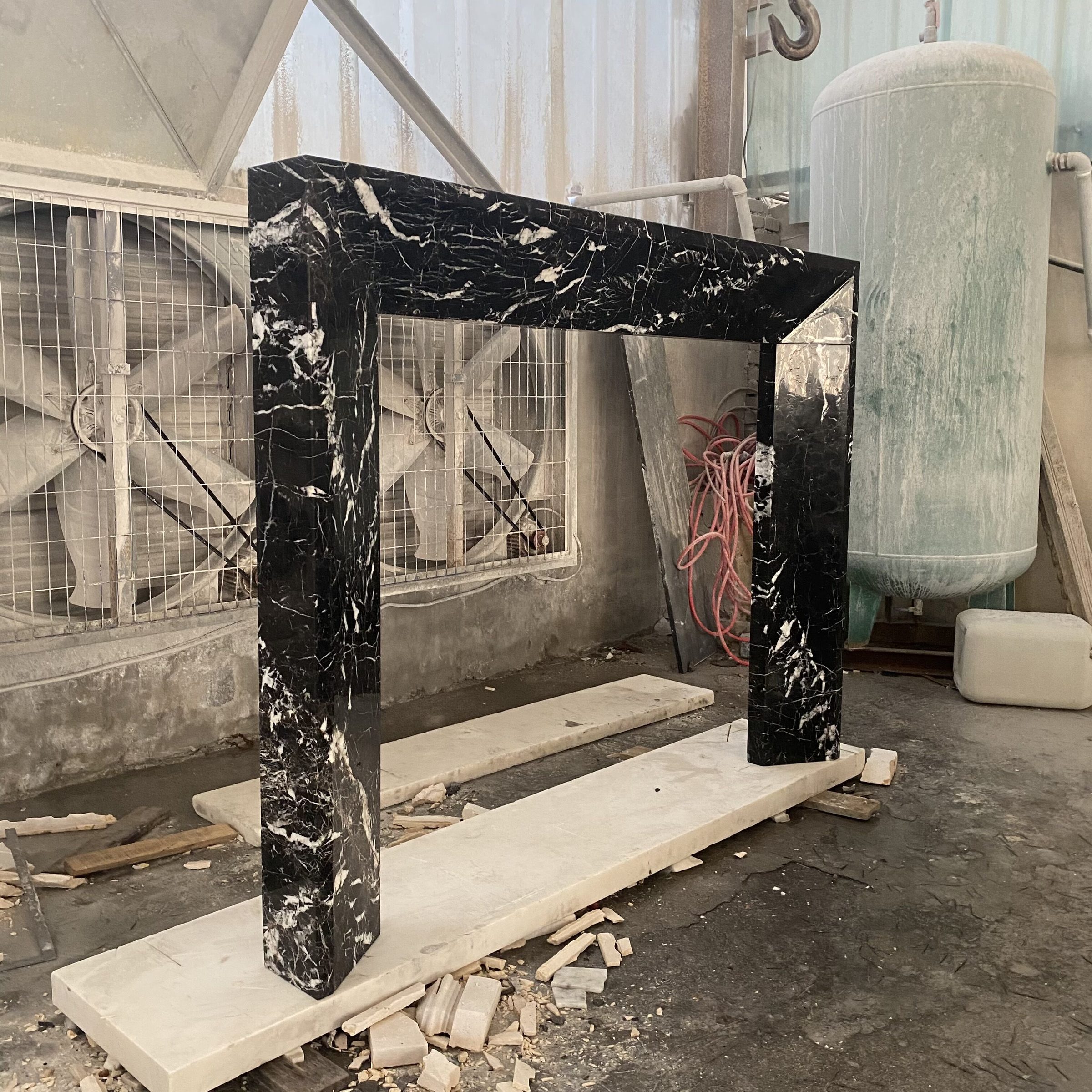 Nero Marquina black marble mantel for home decoration — image 3
