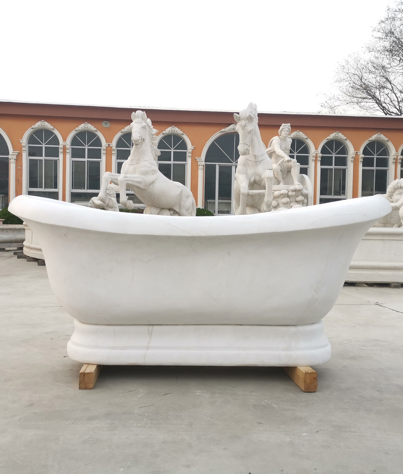 Marble bathtub — image 2